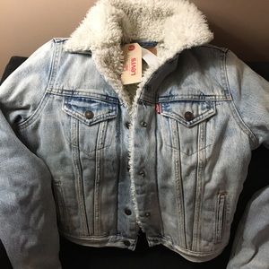 Levis sherpa trucker jacket NWT
